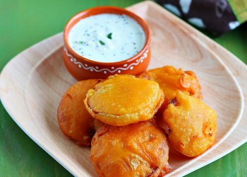 Onion Bajji (ஆணியன் பஜ்ஜி)